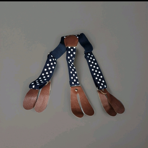 Baby suspenders navy blue with stars and brown leather button attachment - Picture 2 of 4